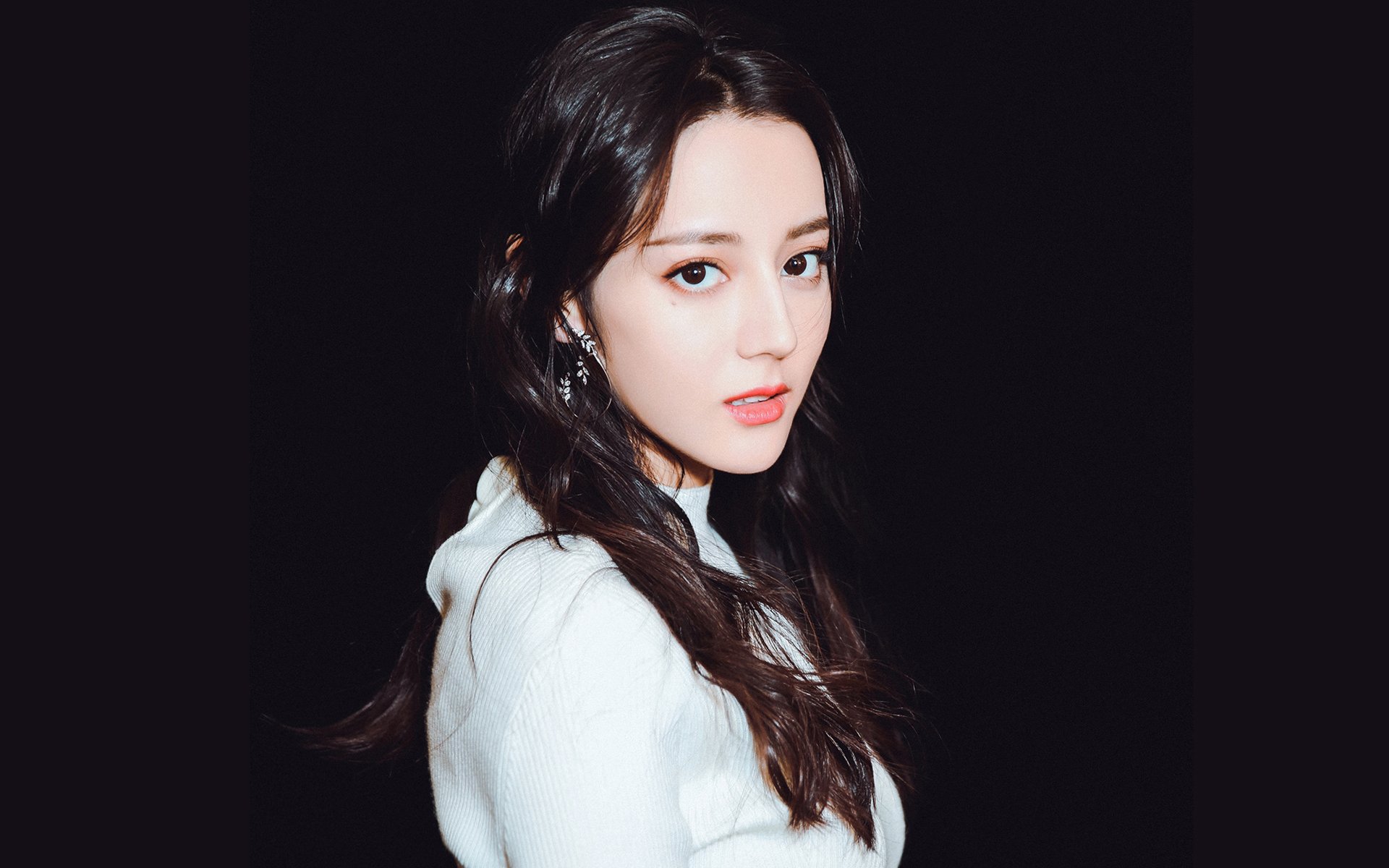 绝境重生！阿克顶住压力一战封神，突尼斯生死战逆袭巴萨背后的启示