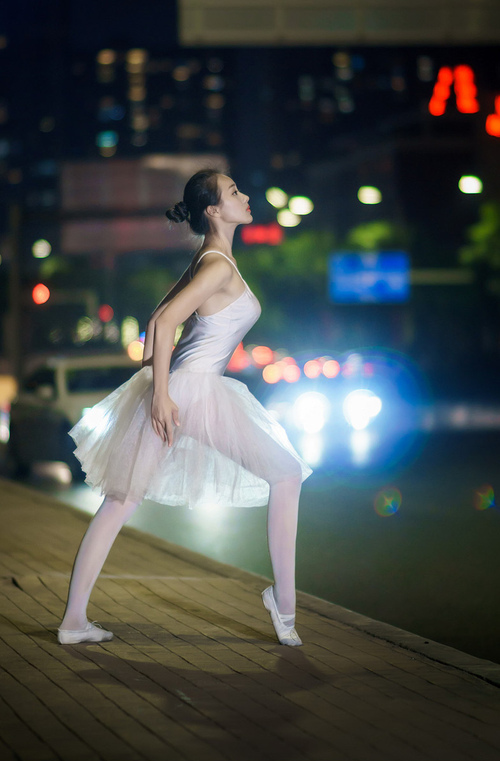 开云官网-灰熊窒息式防守碾碎骑士，杜兰特东决超神演绎死神降临—篮球世界里的攻防交响曲