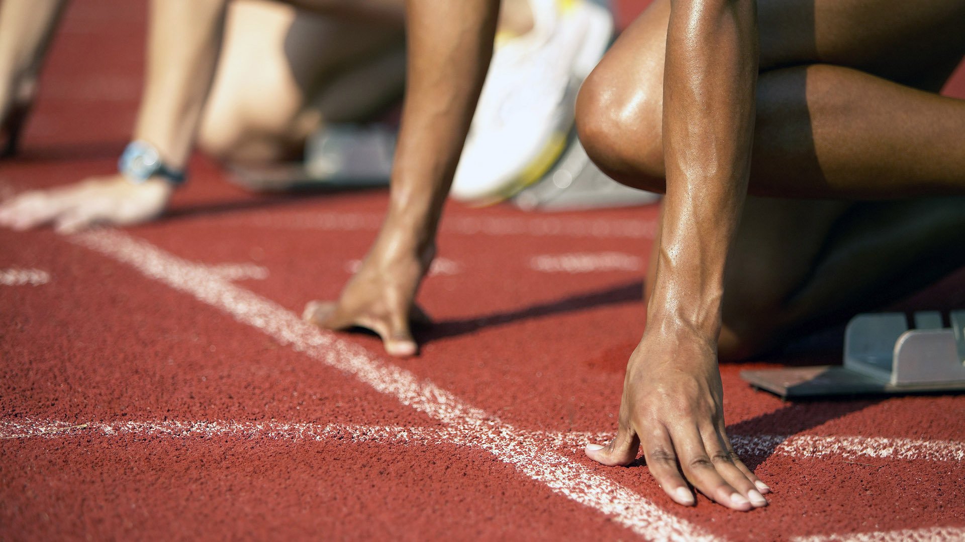 新王登基之夜！达龙·米切尔撕裂勇士防线，国王主场响起MVP呼声