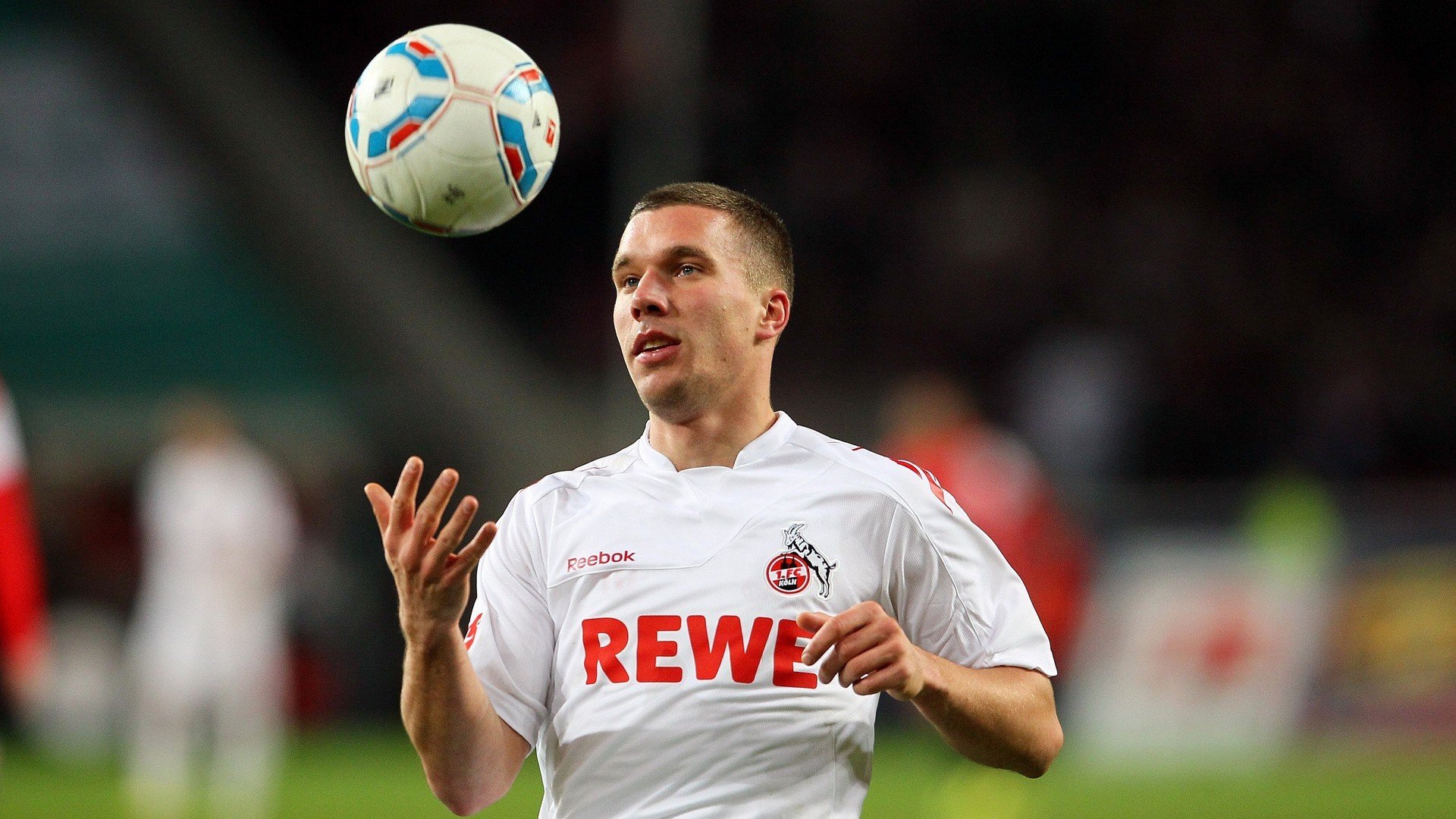 铁腰燃爆世界杯!英格兰防线在他脚下固若金汤