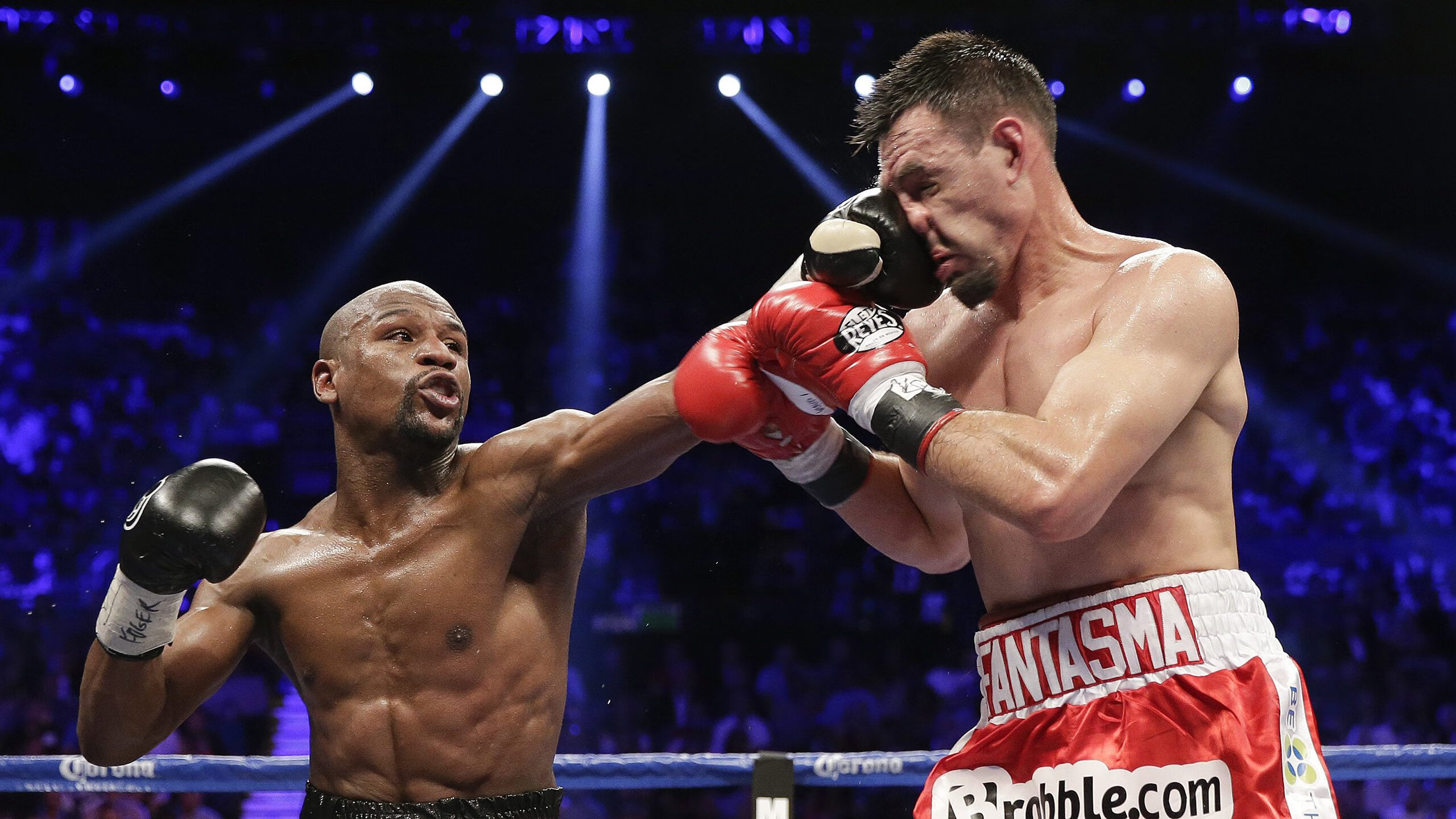 国家德比之夜，一个篮球巨星完成了最华丽的跨界助攻